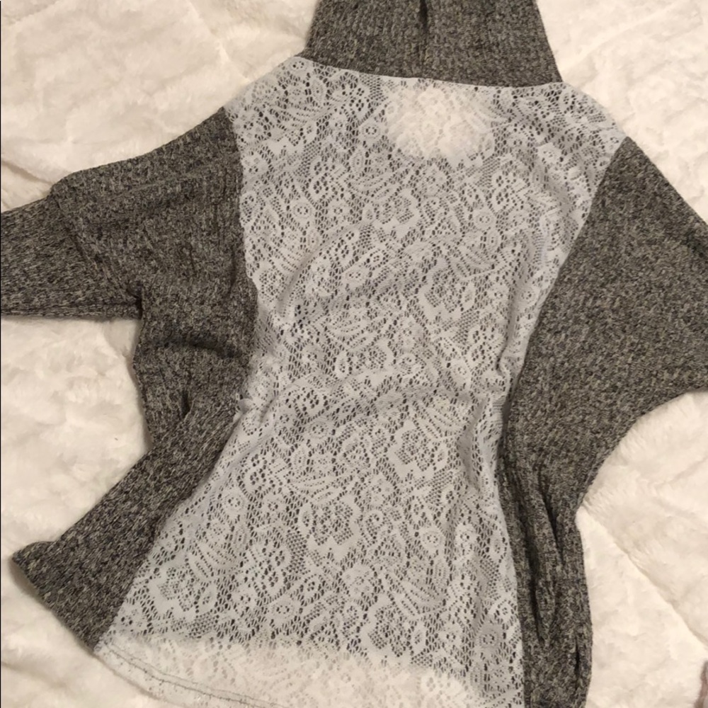 Lace-back pullover - Picture 3 of 5